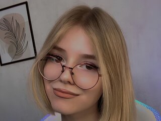 EmilyDutton pics shows