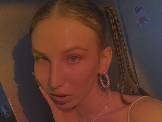 LaraStreing livesex toy