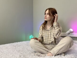 RoxyBowman shows pussy