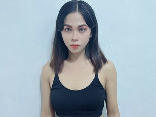 IrisHudgens shows pics